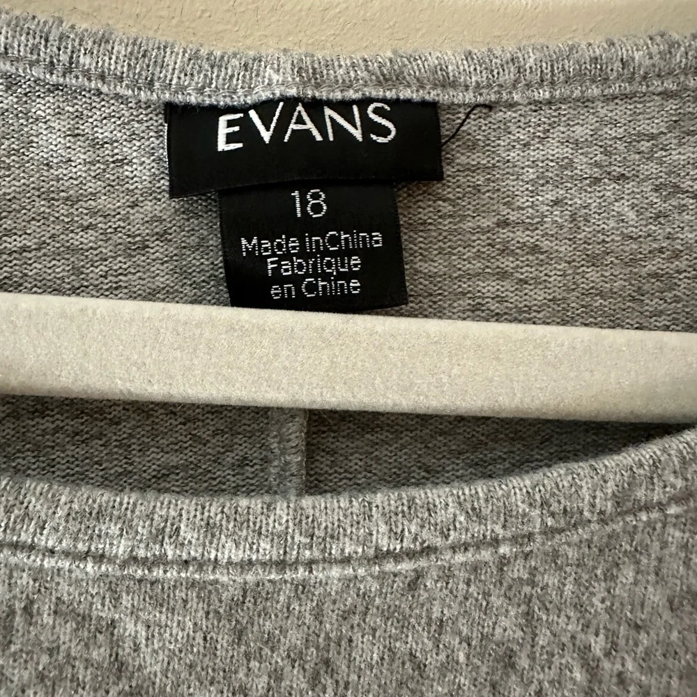 Evens grey sweater with purple stars - Picture 3 of 3